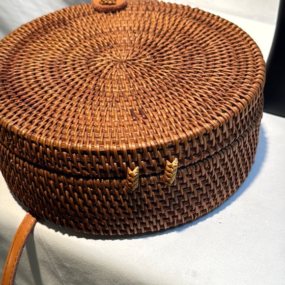Urban Outfitters Brown Crossbody Bag with Woven Design - Picture 9 of 11